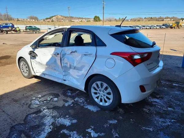 KMHD35LH0HU351174 2017 HYUNDAI ELANTRA - Image 2