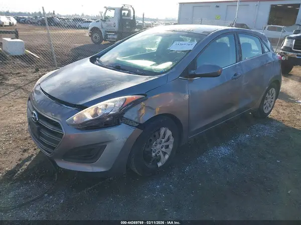 KMHD35LH0HU351742 2017 HYUNDAI ELANTRA - Image 2