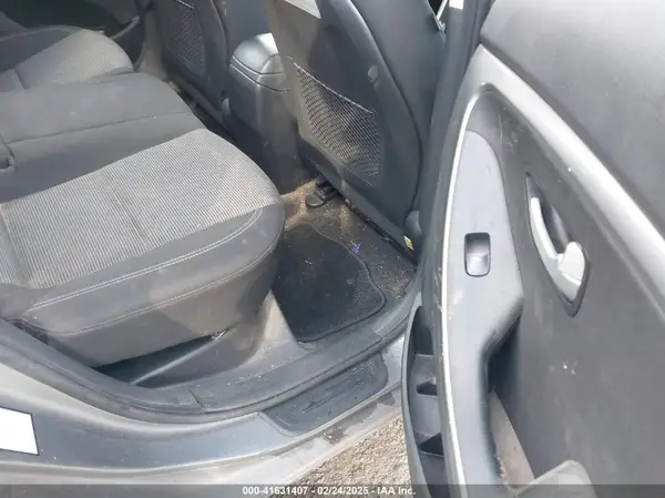 KMHD35LH0HU364605 2017 HYUNDAI ELANTRA - Image 8