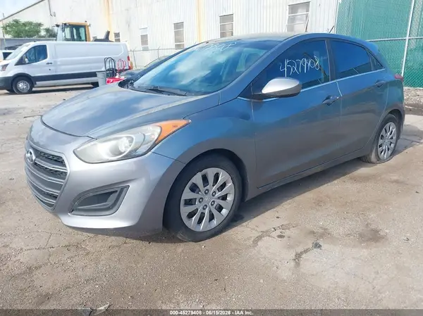 KMHD35LH0HU369500 2017 HYUNDAI ELANTRA - Image 2