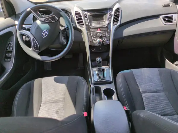 KMHD35LH0HU372106 2017 HYUNDAI ELANTRA - Image 8
