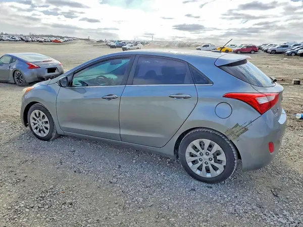 KMHD35LH0HU372154 2017 HYUNDAI ELANTRA - Image 2