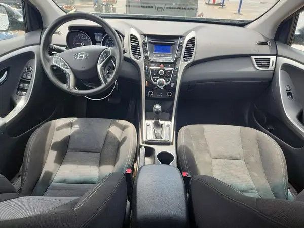 KMHD35LH0HU374454 2017 HYUNDAI ELANTRA - Image 8