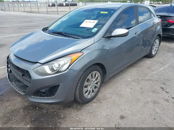 KMHD35LH0HU376334 2017 HYUNDAI ELANTRA - Image 2
