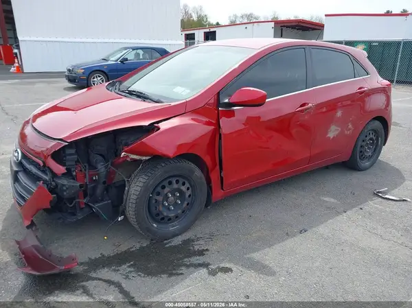 KMHD35LH0HU384028 2017 HYUNDAI ELANTRA - Image 2