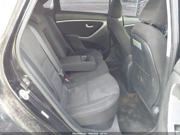 KMHD35LH0HU384708 2017 HYUNDAI ELANTRA - Image 8