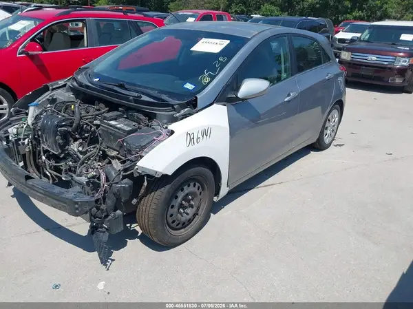 KMHD35LH1GU252149 2016 HYUNDAI ELANTRA - Image 2