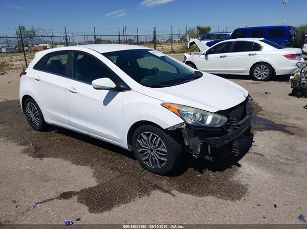 KMHD35LH1GU252166 2016 HYUNDAI ELANTRA - Image 1