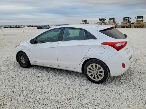 KMHD35LH1GU252488 2016 HYUNDAI ELANTRA - Image 2