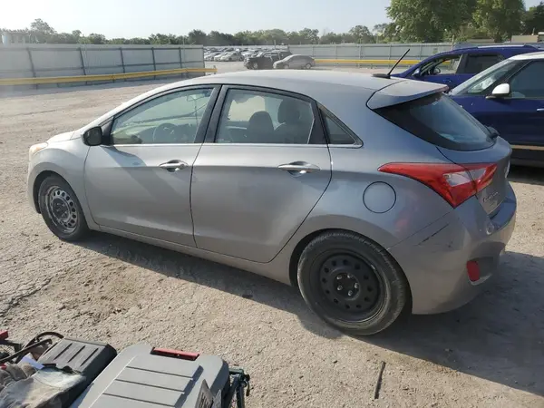 KMHD35LH1GU252975 2016 HYUNDAI ELANTRA - Image 2