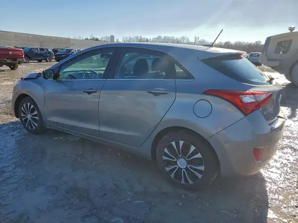 KMHD35LH1GU263426 2016 HYUNDAI ELANTRA - Image 2