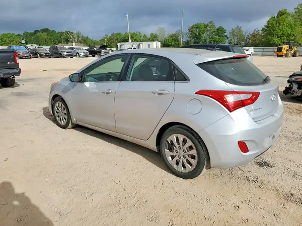 KMHD35LH1GU264267 2016 HYUNDAI ELANTRA - Image 2