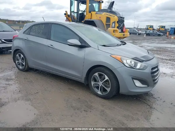 KMHD35LH1GU267038 2016 HYUNDAI ELANTRA - Image 1
