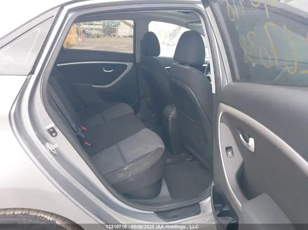 KMHD35LH1GU267038 2016 HYUNDAI ELANTRA - Image 8