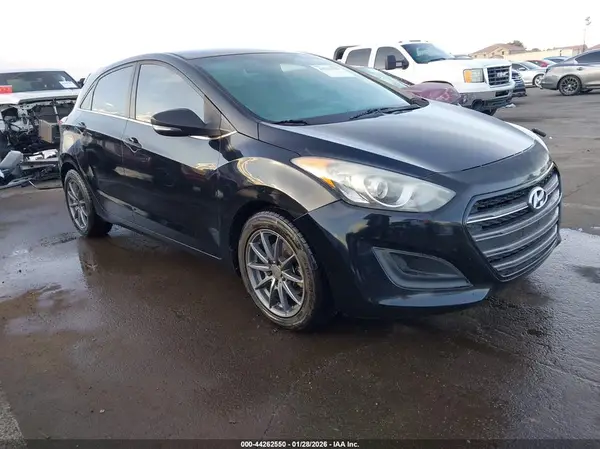 KMHD35LH1GU270473 2016 HYUNDAI ELANTRA - Image 1