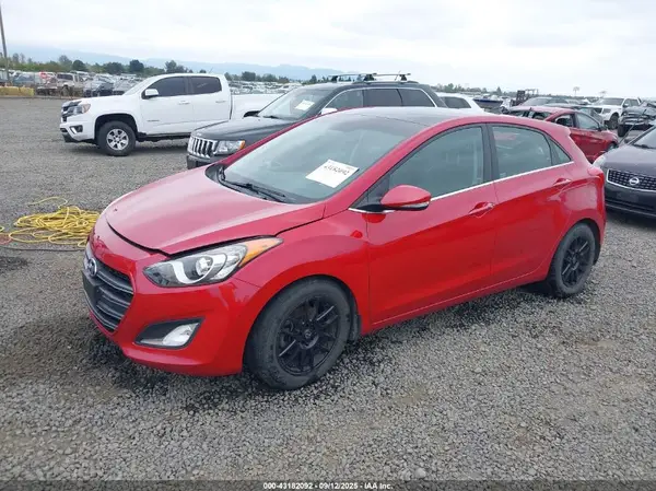 KMHD35LH1GU270554 2016 HYUNDAI ELANTRA - Image 2