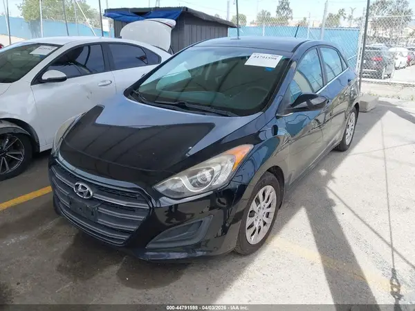 KMHD35LH1GU273101 2016 HYUNDAI ELANTRA - Image 2