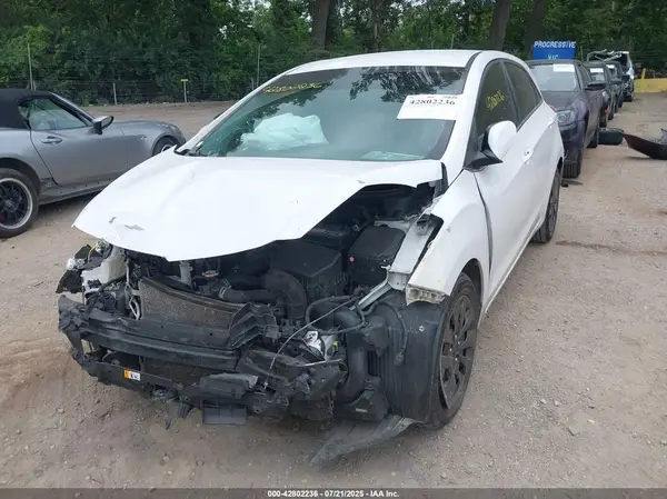 KMHD35LH1GU282767 2016 HYUNDAI ELANTRA - Image 2