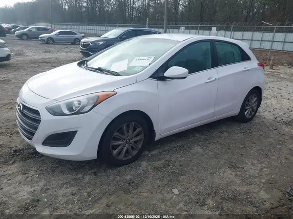 KMHD35LH1GU282770 2016 HYUNDAI ELANTRA - Image 2