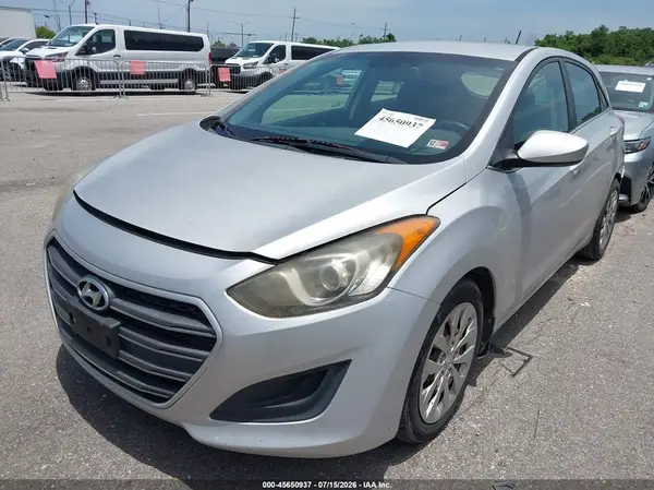 KMHD35LH1GU300233 2016 HYUNDAI ELANTRA - Image 2