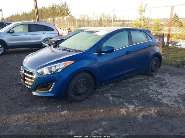 KMHD35LH1GU300457 2016 HYUNDAI ELANTRA - Image 2