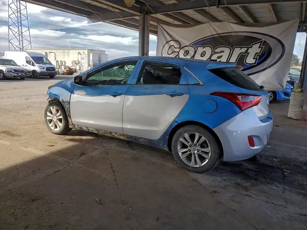 KMHD35LH1GU305366 2016 HYUNDAI ELANTRA - Image 2
