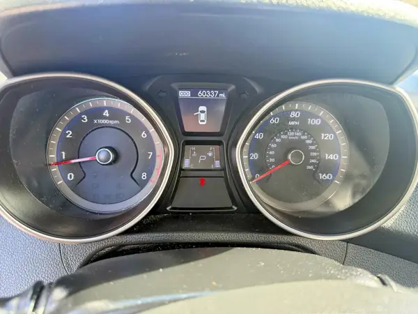 KMHD35LH1GU307859 2016 HYUNDAI ELANTRA - Image 8
