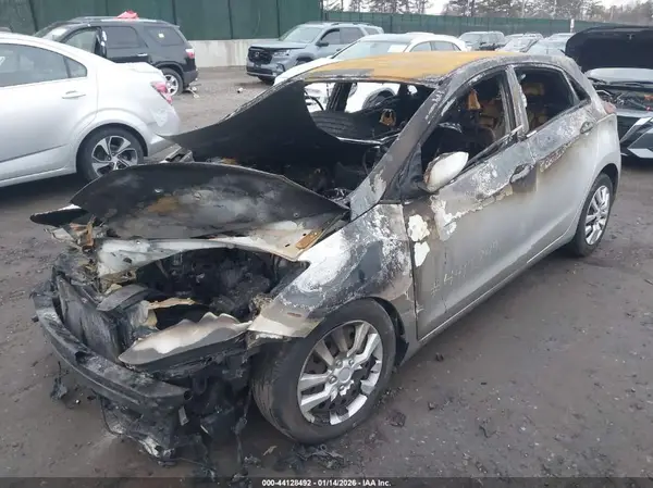 KMHD35LH1GU308426 2016 HYUNDAI ELANTRA - Image 2