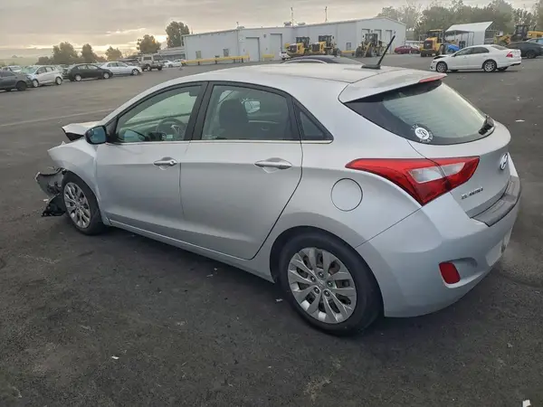 KMHD35LH1GU312480 2016 HYUNDAI ELANTRA - Image 2