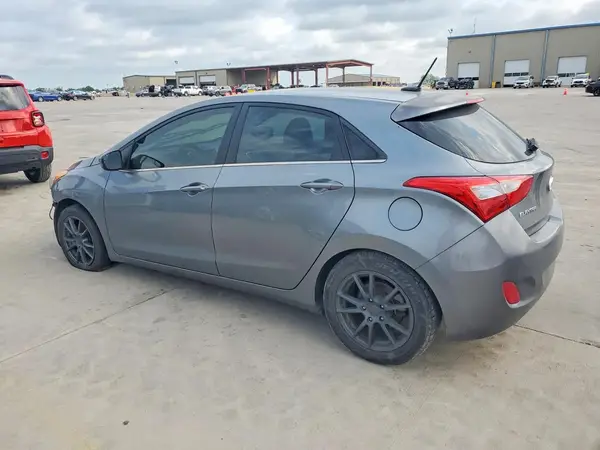 KMHD35LH1GU318893 2016 HYUNDAI ELANTRA - Image 2