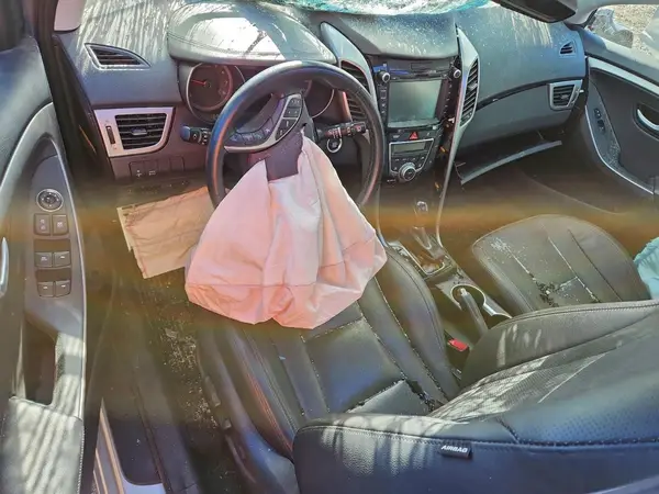 KMHD35LH1GU321440 2016 HYUNDAI ELANTRA - Image 8