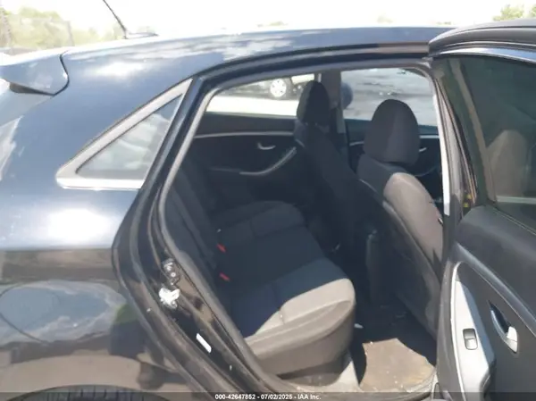KMHD35LH1GU333085 2016 HYUNDAI ELANTRA - Image 8