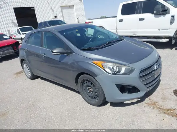 KMHD35LH1GU340697 2016 HYUNDAI ELANTRA - Image 1