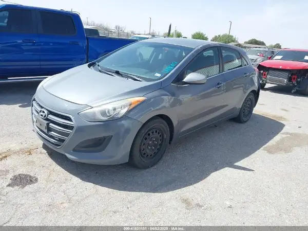 KMHD35LH1GU340697 2016 HYUNDAI ELANTRA - Image 2