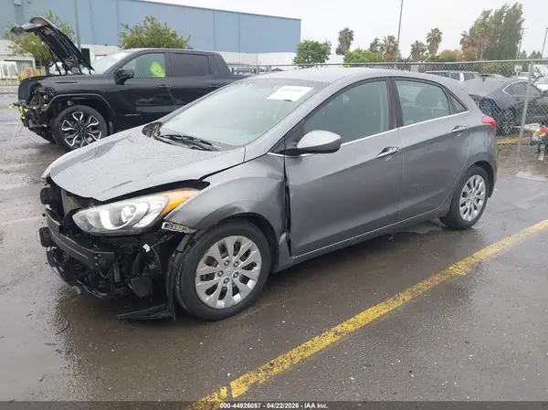 KMHD35LH1GU340750 2016 HYUNDAI ELANTRA - Image 2