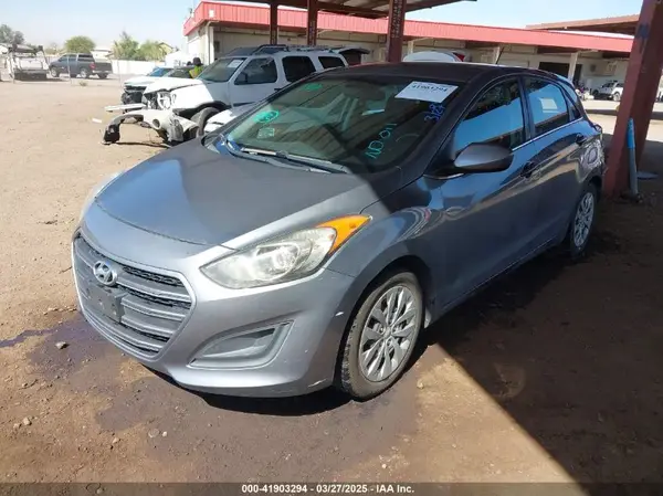 KMHD35LH1HU351152 2017 HYUNDAI ELANTRA - Image 2