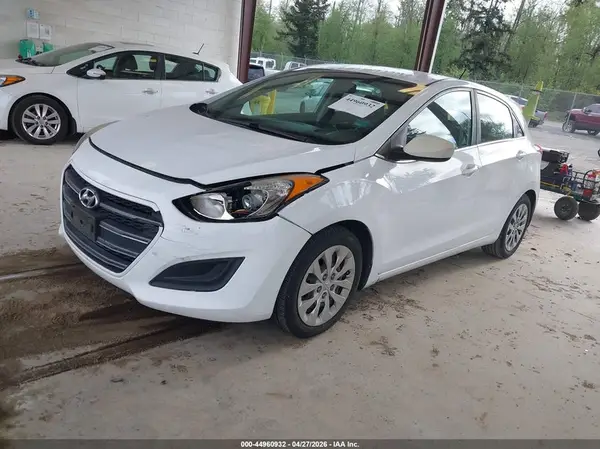 KMHD35LH1HU365004 2017 HYUNDAI ELANTRA - Image 2