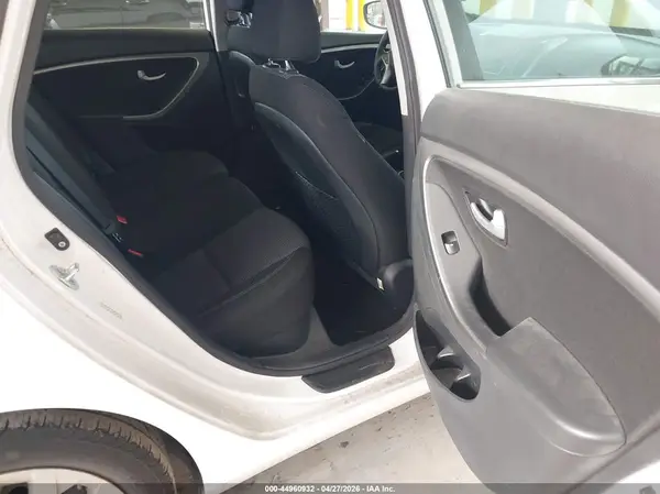 KMHD35LH1HU365004 2017 HYUNDAI ELANTRA - Image 8