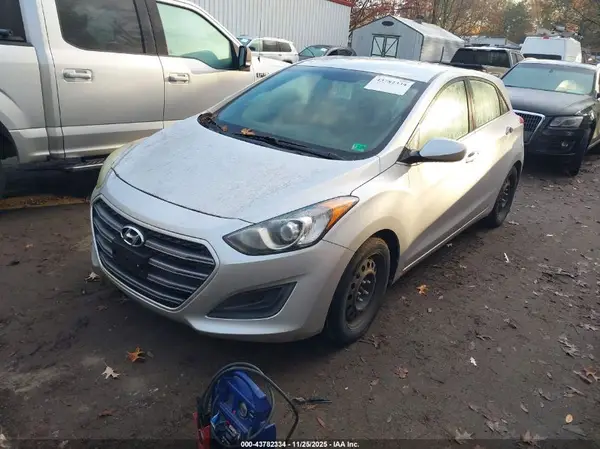 KMHD35LH1HU373118 2017 HYUNDAI ELANTRA - Image 2
