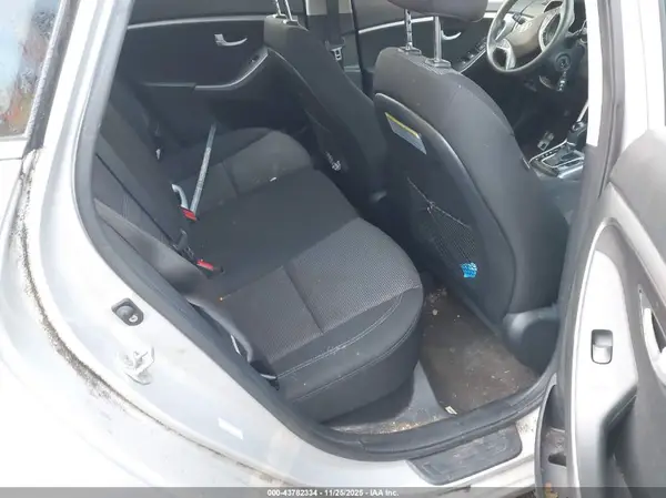 KMHD35LH1HU373118 2017 HYUNDAI ELANTRA - Image 8