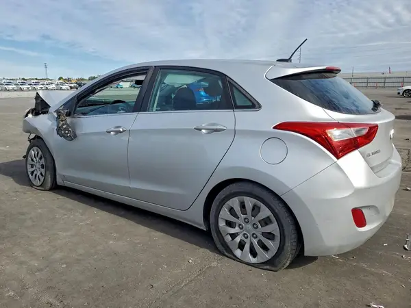 KMHD35LH1HU373779 2017 HYUNDAI ELANTRA - Image 2