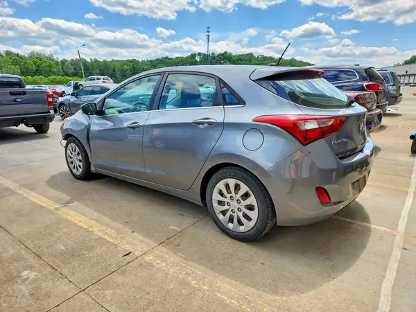 KMHD35LH1HU374480 2017 HYUNDAI ELANTRA - Image 2