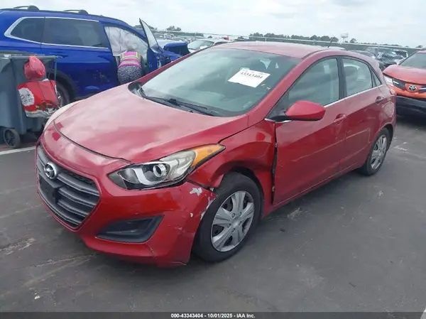KMHD35LH1HU381008 2017 HYUNDAI ELANTRA - Image 2