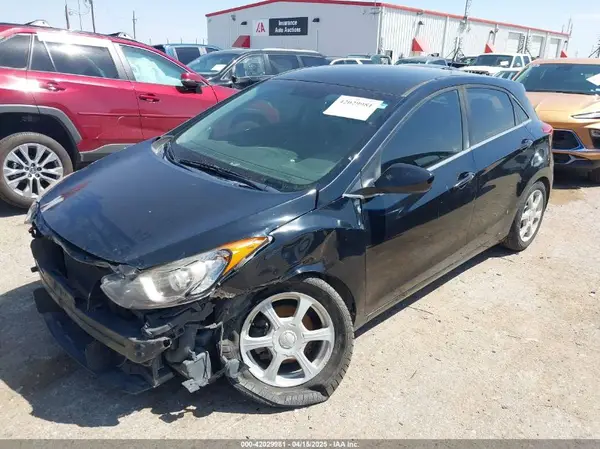 KMHD35LH1HU381705 2017 HYUNDAI ELANTRA - Image 2