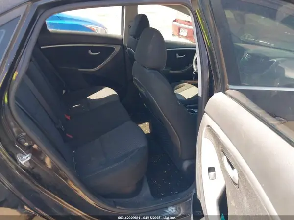 KMHD35LH1HU381705 2017 HYUNDAI ELANTRA - Image 8