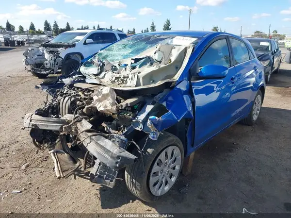 KMHD35LH1HU382353 2017 HYUNDAI ELANTRA - Image 2