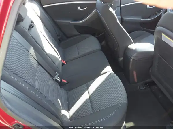 KMHD35LH1HU382501 2017 HYUNDAI ELANTRA - Image 8