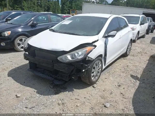 KMHD35LH1HU383289 2017 HYUNDAI ELANTRA - Image 2