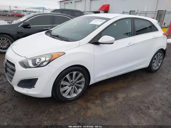 KMHD35LH2GU251897 2016 HYUNDAI ELANTRA - Image 2
