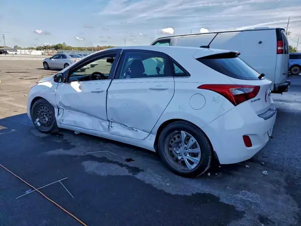 KMHD35LH2GU258705 2016 HYUNDAI ELANTRA - Image 2